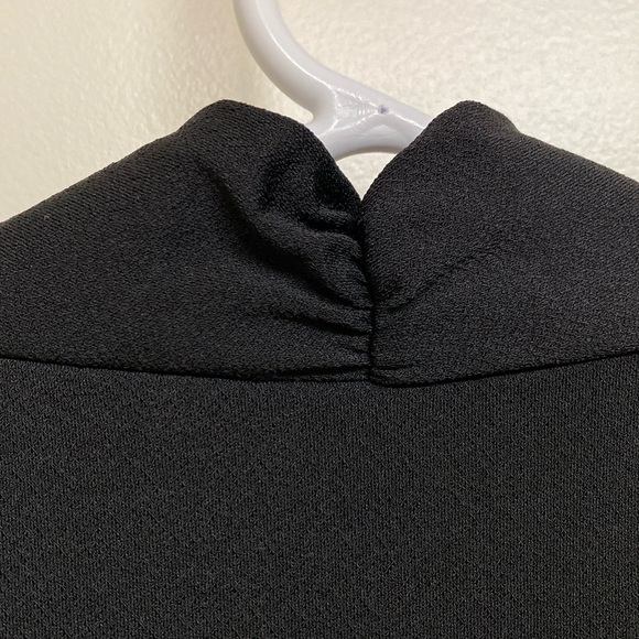 LIKE NEW PULLOVER BLOUSE - Picture 3 of 8